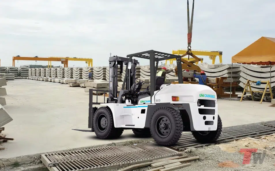 unicarrier forklift in port. rental equipment by bailey equipment